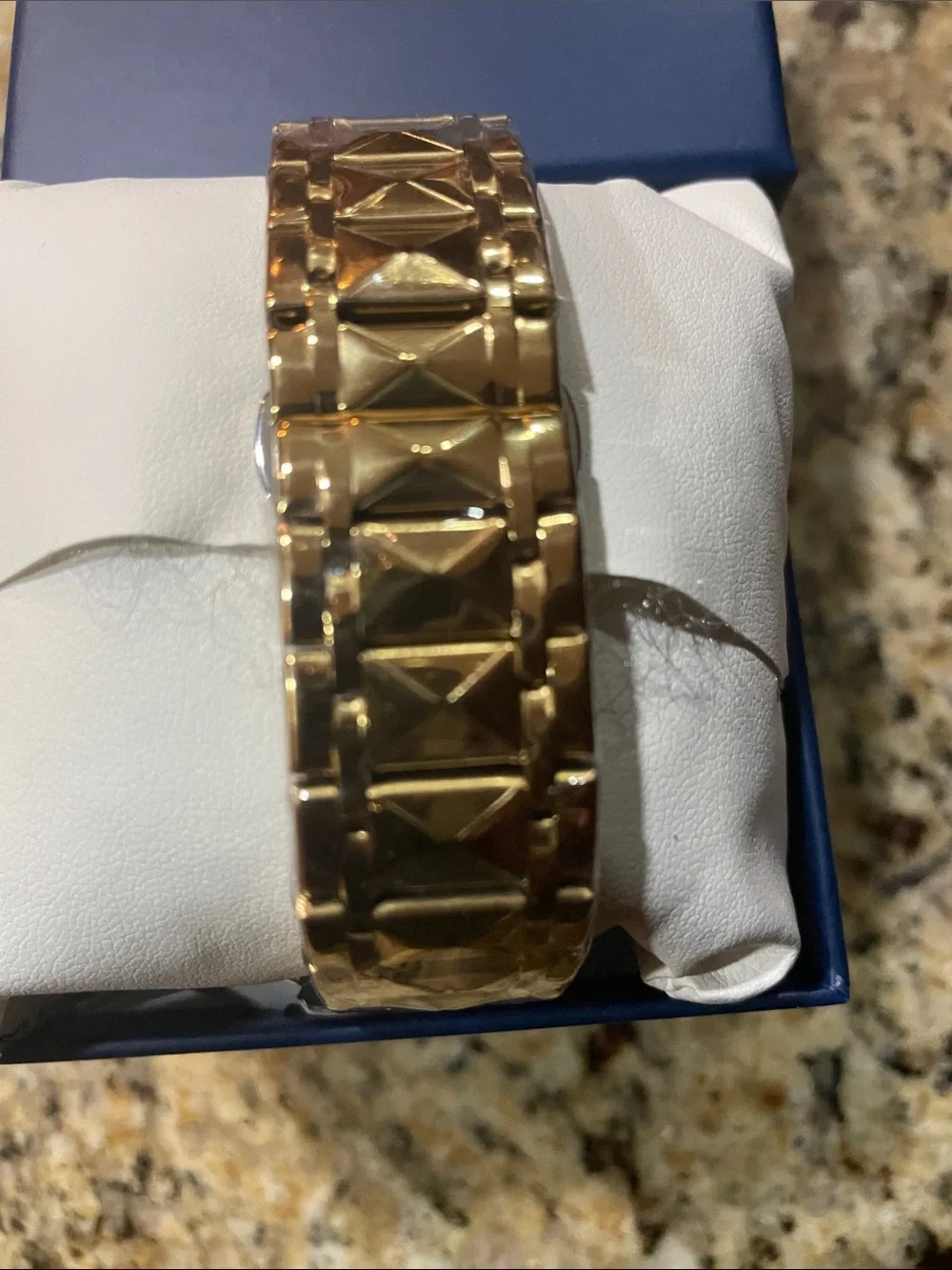 Montres Prestige gold tone